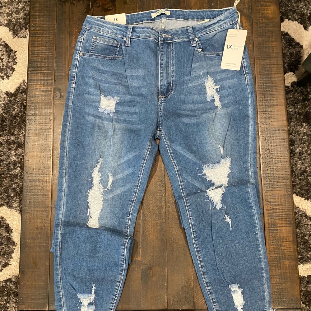 NWT Low Rise Skinny Stretchy jeans 1X